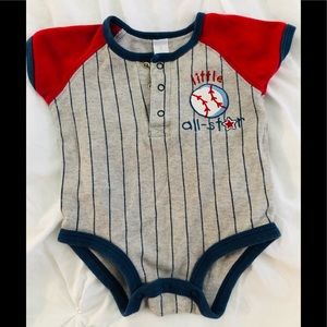 🔥BOY’S ONE PIECE 🔥Size 3 months 🔥 Used
